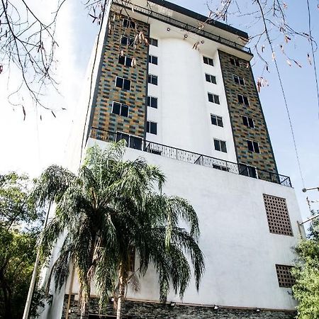 Booking Dioh Monterrey Bagian luar foto