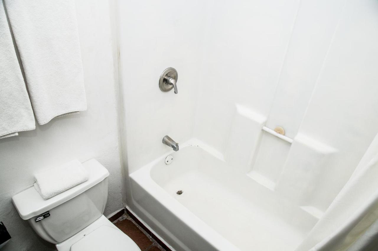 Booking Dioh Monterrey Bagian luar foto