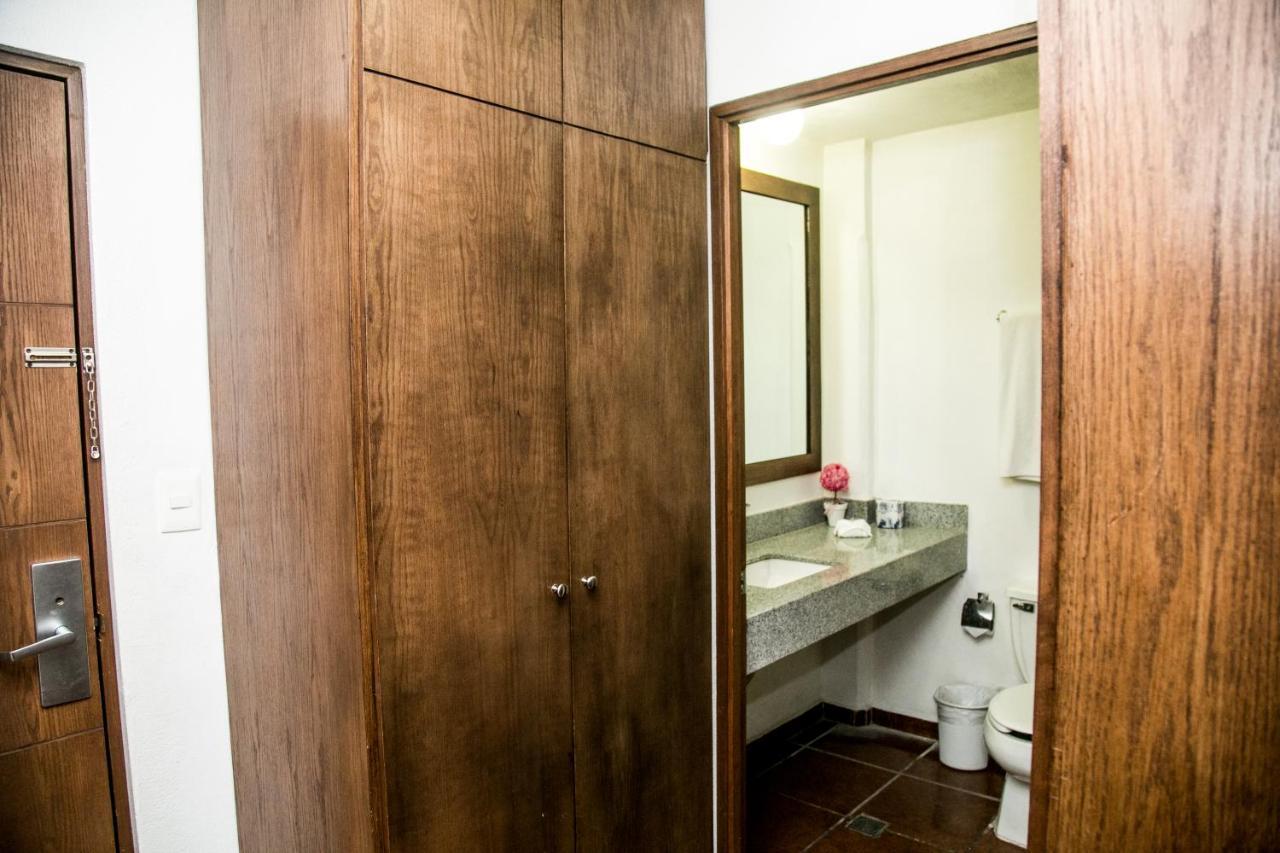 Booking Dioh Monterrey Bagian luar foto