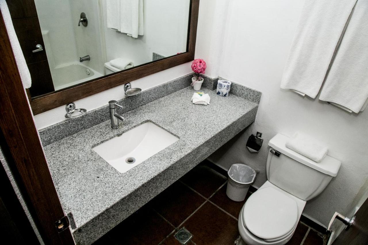 Booking Dioh Monterrey Bagian luar foto