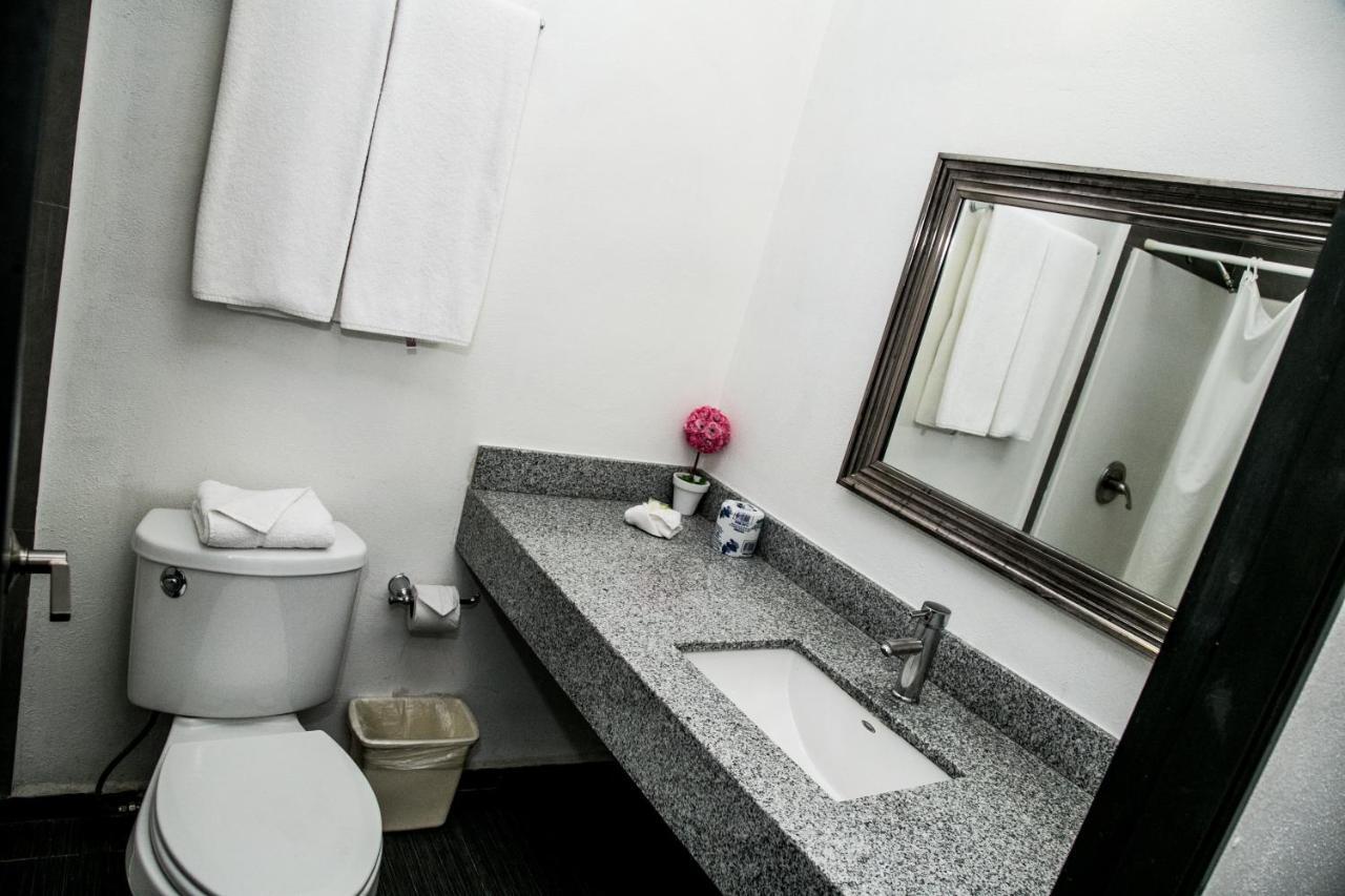 Booking Dioh Hotel Monterrey Bagian luar foto