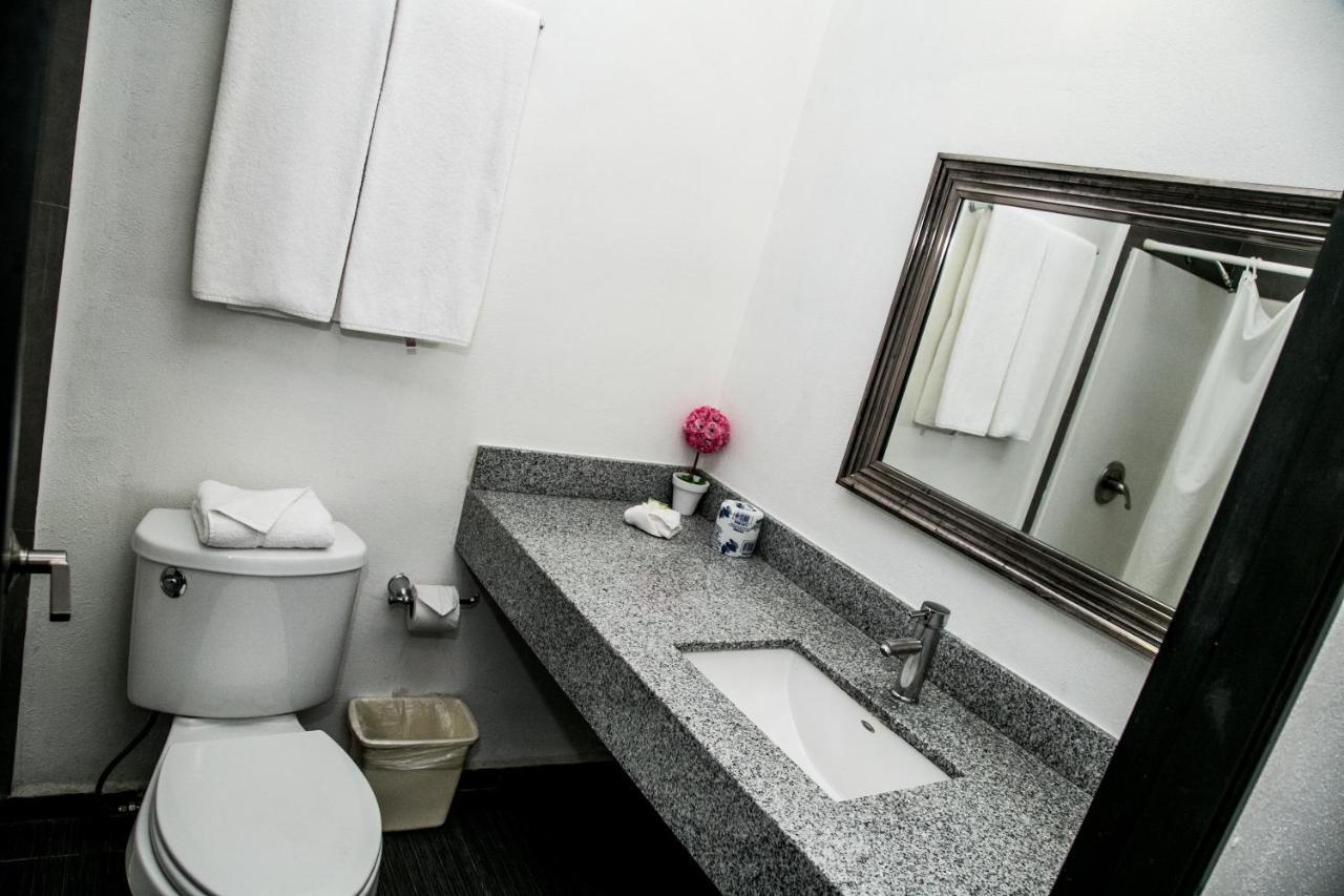 Booking Dioh Monterrey Bagian luar foto