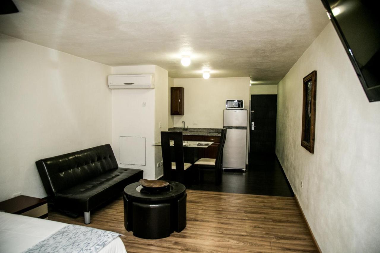 Booking Dioh Monterrey Bagian luar foto