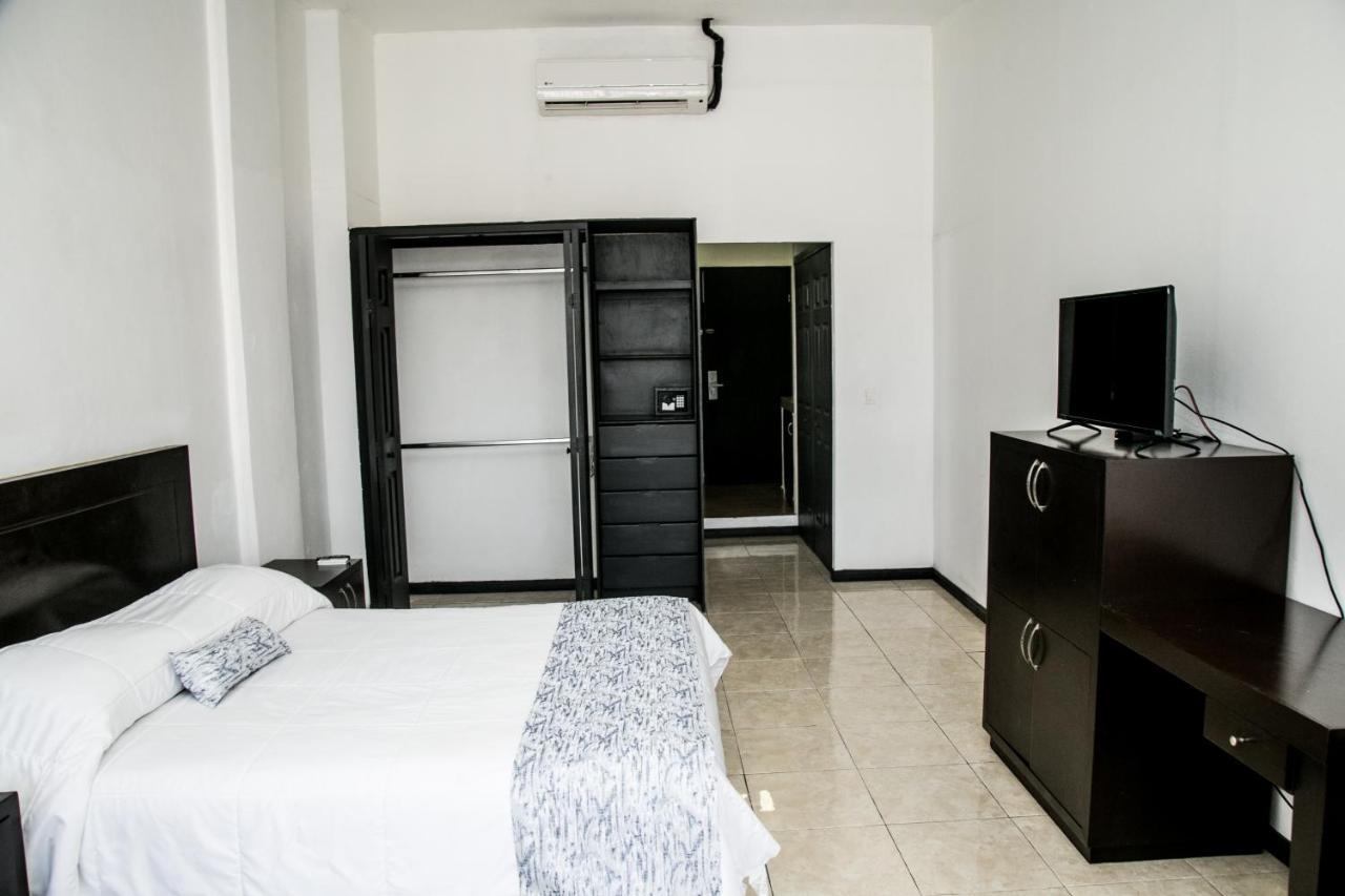 Booking Dioh Hotel Monterrey Bagian luar foto