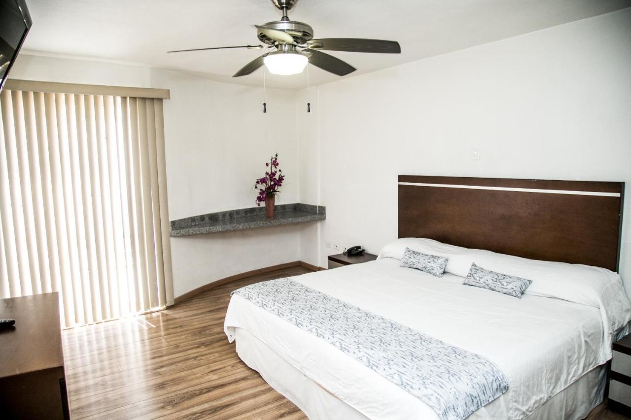 Booking Dioh Monterrey Bagian luar foto